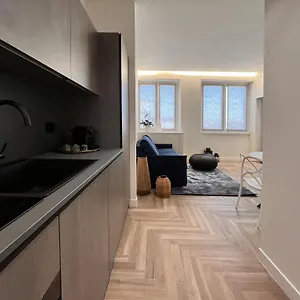 yls-blue-suite.italymilanhotels.net/