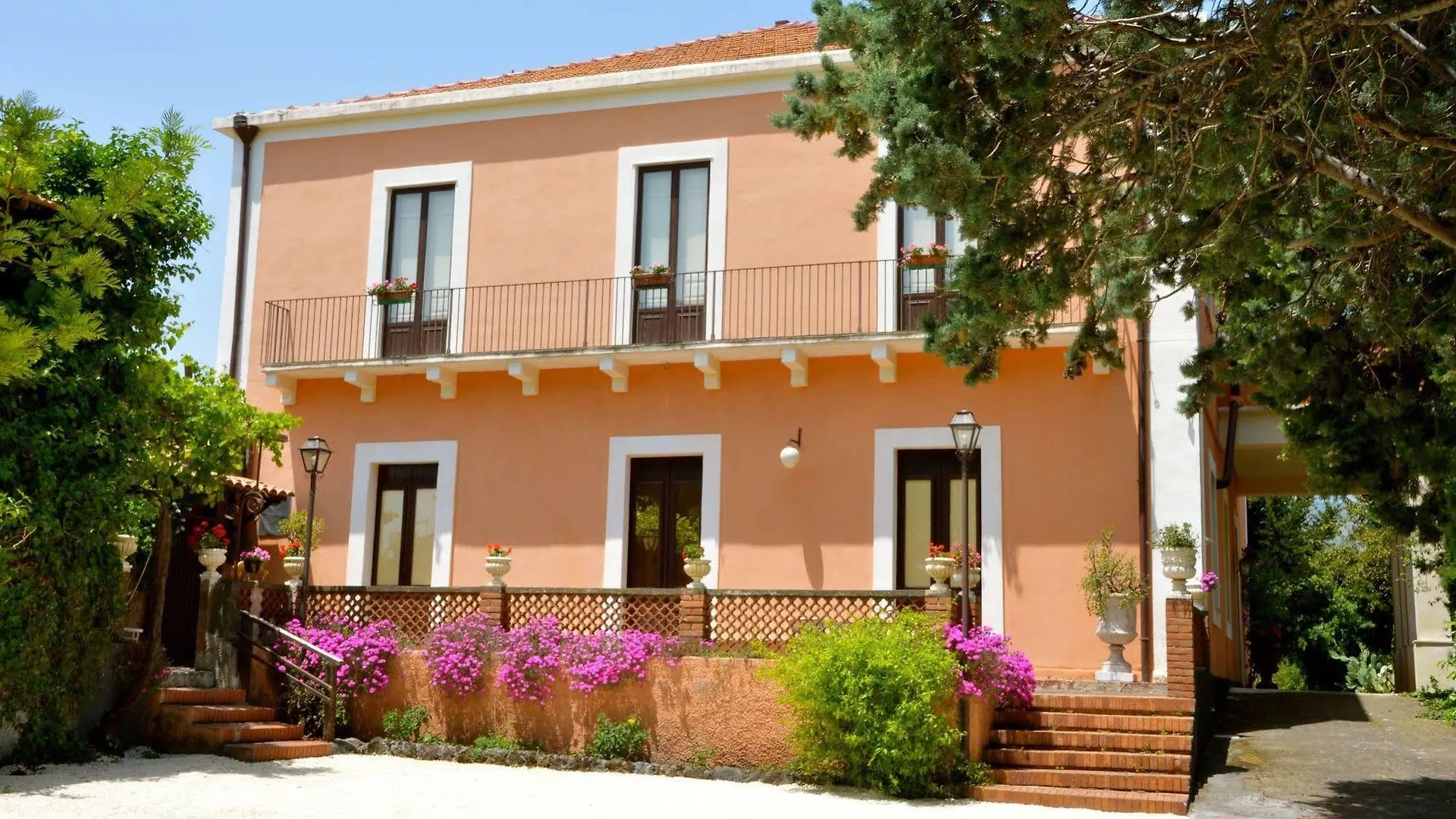Apartment Villa Bonaccorso - Antica E Maestosa Villa Con Piscina Ai Piedi Dell'Etna Viagrande